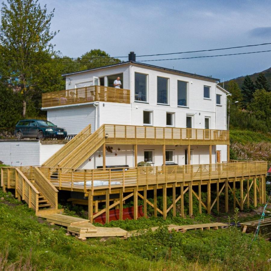 Waterfront Senja Apartment Torsken Exterior photo